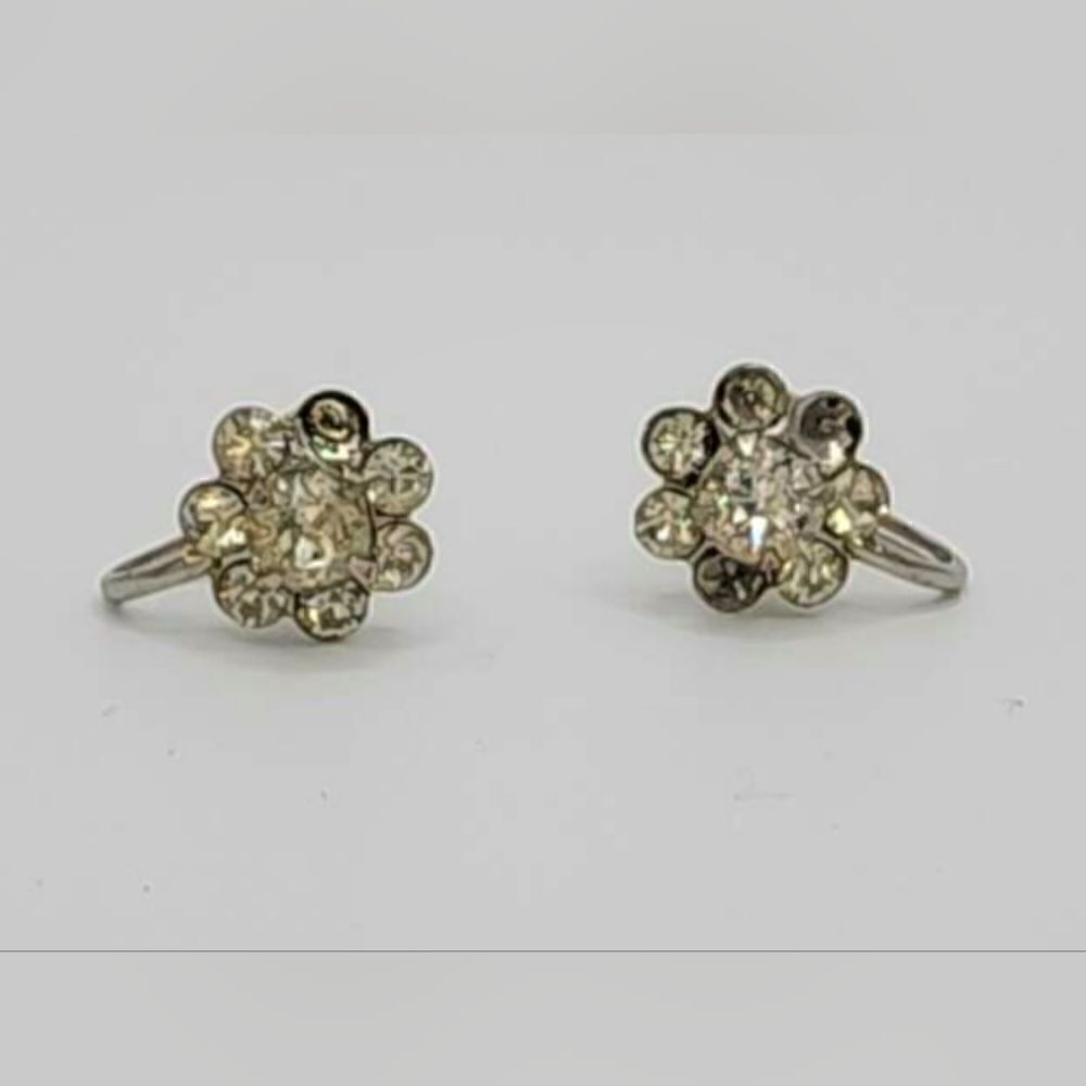 5/$25 Vintage silver crystal flower screwback earrings - Picture 10 of 11